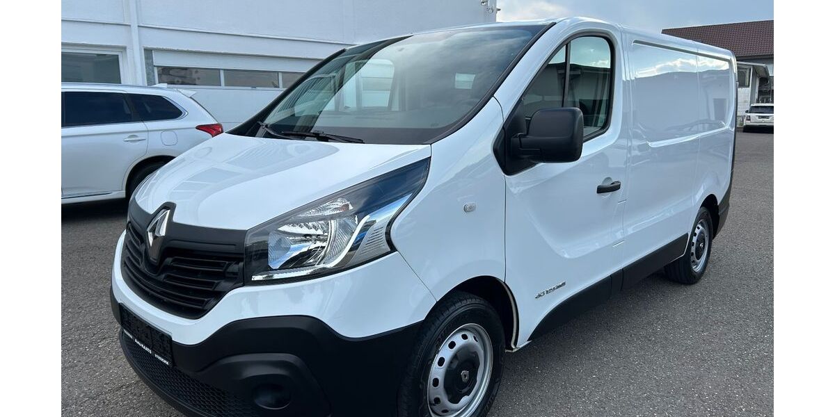 Renault Trafic 128.000 km 10.990 &euro; Trossingen 78647
