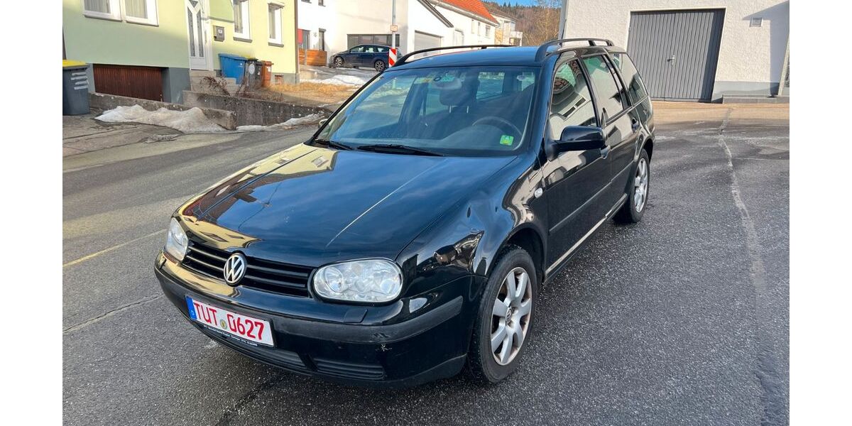 VW Golf 316.000 km 2.950 &euro; Wehingen 78564