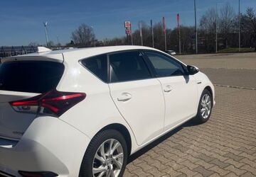 Toyota Auris 147.000 km 11.900 &euro; Villingen-Schwenningen 78056
