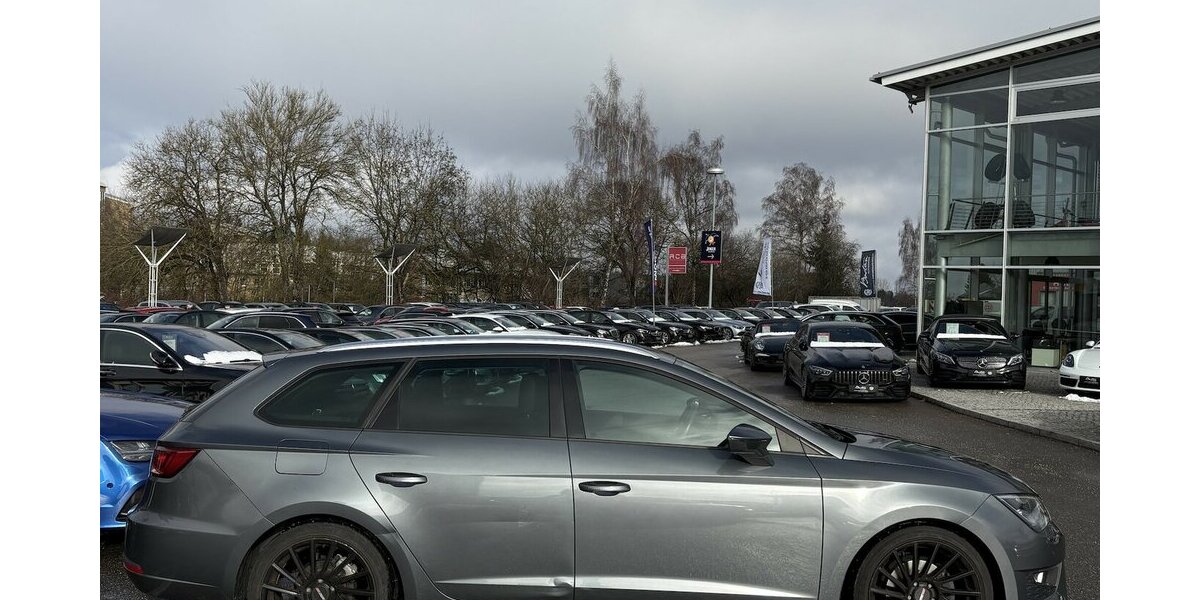 Seat Leon 1.4 TSI ST FR KAMERA/NAVI/SHZ/AHK/LED/TEMPO 81.478 km 12.800 &euro; Villingen-Schwenningen 78054