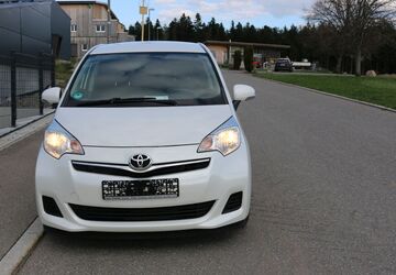 Toyota Verso-S 168.000 km 5.890 &euro; Aichhalden-Rötenberg 78733