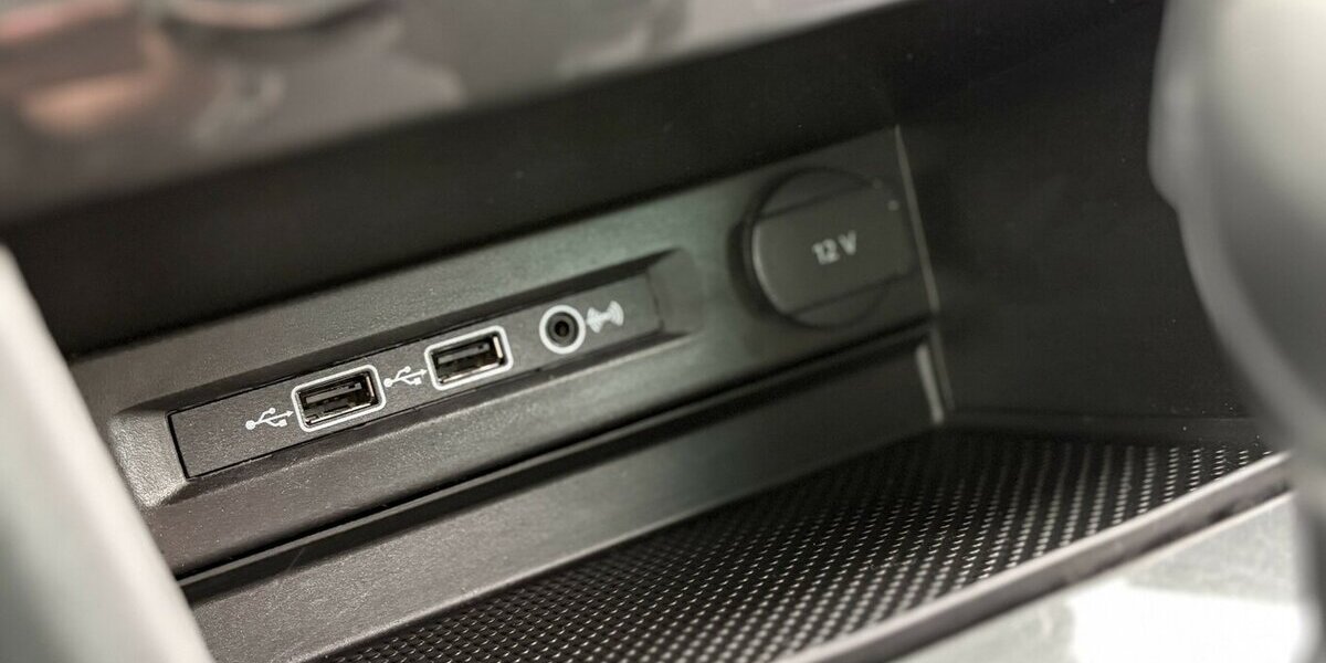 VW Tiguan 2.0 TDI 4Motion DSG/AHK/SHZ/DAB/CARPLAY 126.308 km 19.900 &euro; Villingen-Schwenningen 78054