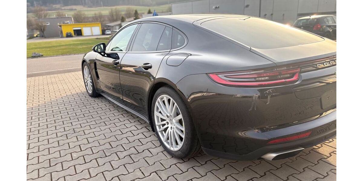 Porsche Panamera 87.240 km 42.900 &euro; Balgheim 78582
