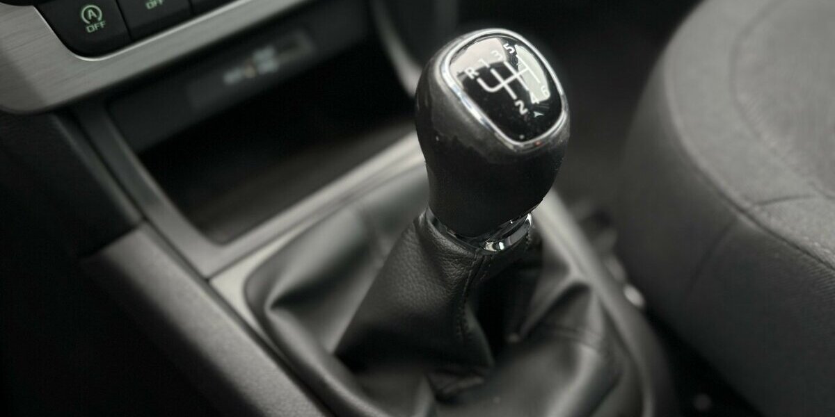 Skoda Yeti 1.4 TSI Ambition SITZHEIZUN/ANHÄNGK./1.HAND 102.196 km 10.900 &euro; Villingen-Schwenningen 78054