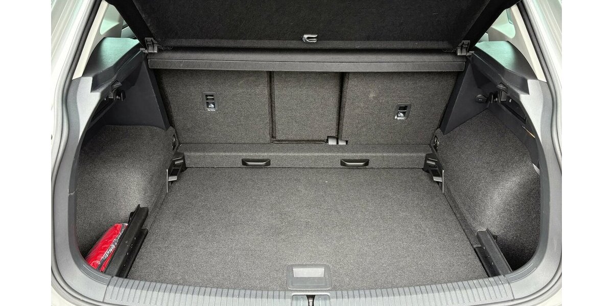 VW Tiguan 1.5 TSI RLine ACC/NAVI/AHK/SHZ/LED/1.HAND 73.187 km 25.800 &euro; Villingen-Schwenningen 78054