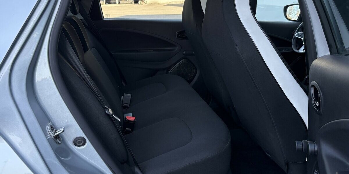 Renault ZOE Life/KEYLESS/LENKHZ./TEMPOMAT/1.HAND 62.409 km 12.900 &euro; Villingen-Schwenningen 78054