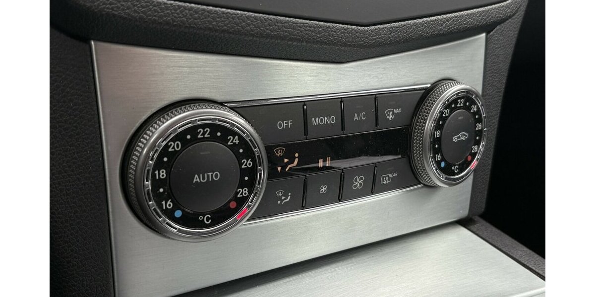 Mercedes-Benz C 220 CDI SITZHEIZUNG/BI-XENON/TEMPOM/ISOFIX/PDC 124.885 km 10.900 &euro; Villingen-Schwenningen 78054