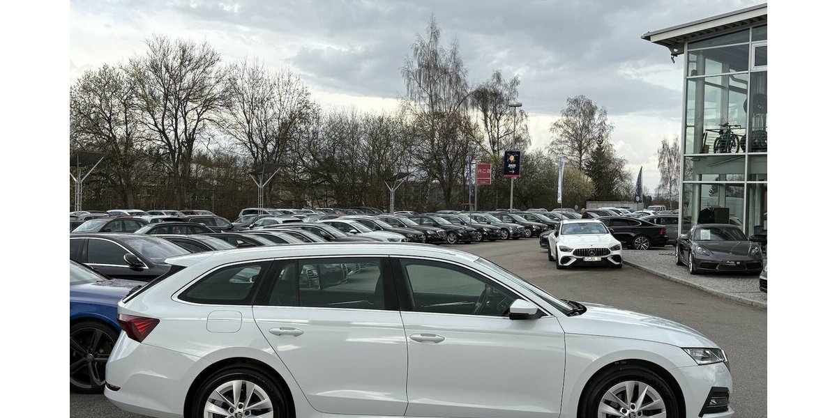 Skoda Octavia 2.0 TDI Combi Style MEMORY/NAVI/CARPLAY 84.033 km 19.900 &euro; Villingen-Schwenningen 78054