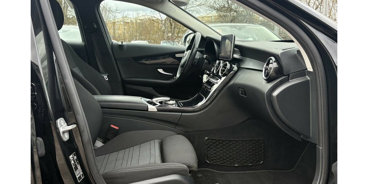 Mercedes-Benz C 200 d G-Tronic Plus NAVI/SHZ/TEMPOMAT/TOTWINKL 133.552 km 17.900 &euro; Villingen-Schwenningen 78054