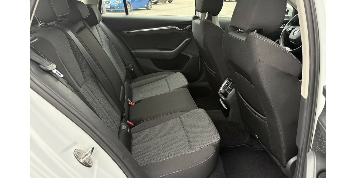 Skoda Octavia 2.0 TDI Combi Style MEMORY/NAVI/CARPLAY 84.033 km 19.900 &euro; Villingen-Schwenningen 78054