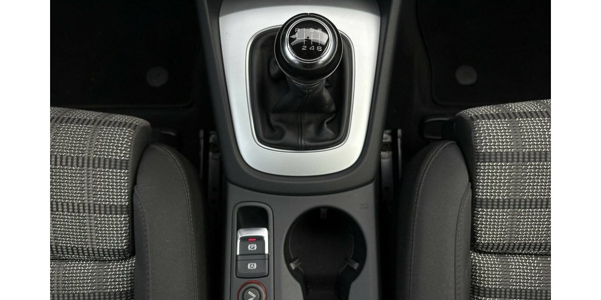 Audi Q3 2.0 TDI/NAVI/AHK/KLIMA/SCHECKHEFT-GEPFLEGT 158.447 km 13.900 &euro; Villingen-Schwenningen 78054