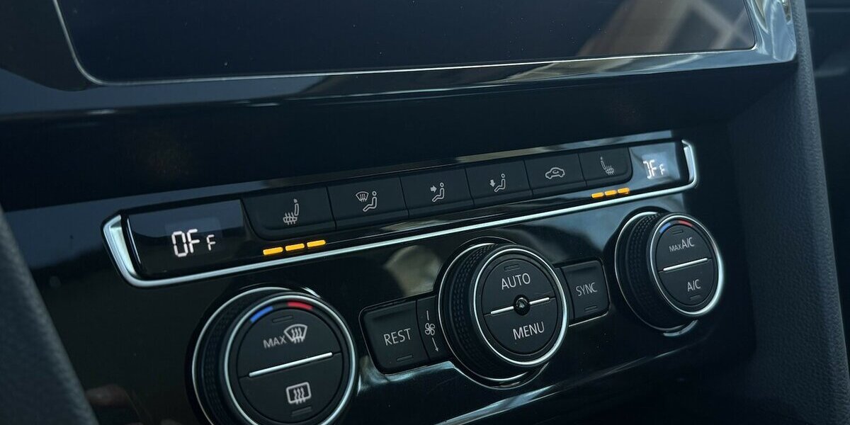 VW Passat Alltrack 2.0 TDI MASSAGE/PANO/NAVI/1.HAND 88.854 km 24.900 &euro; Villingen-Schwenningen 78054