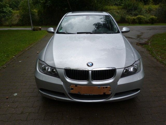 BMW 320 160.000 km 6.300 &euro; Tuttlingen 78532
