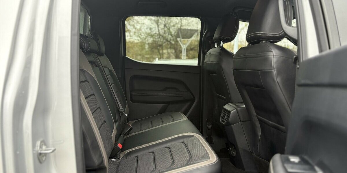 VW Amarok 4Motion V6 360°/NAVI/STANDHZ/SHZ/DAB+/AHK 41.134 km 45.900 &euro; Villingen-Schwenningen 78054