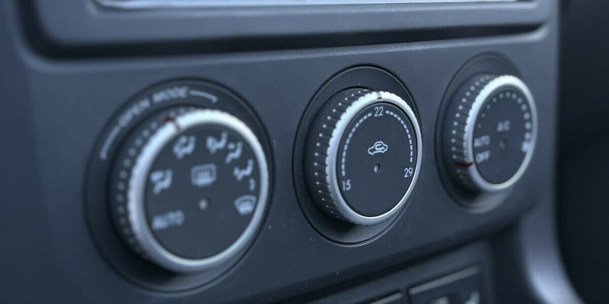 Mazda MX-5 2.0 Sendo Roadster Coupe NAVI/SITZHEIZUNG 88.467 km 15.900 &euro; Villingen-Schwenningen 78054