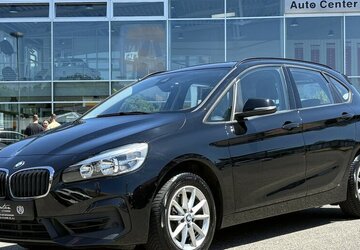 BMW 220 Active Tourer i Advantage SITZHEIZ./NAVI/AHK 103.856 km 13.900 &euro; Villingen-Schwenningen 78054