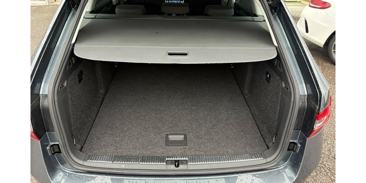 Skoda Superb 2.0 TSI STYLE/4x4/PANO/KAMERA/MEMORY/DAB 145.673 km 19.900 &euro; Villingen-Schwenningen 78054