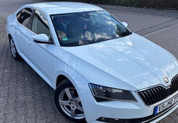 Skoda Superb 128.000 km 14.300 &euro; Bad Dürrheim 78073