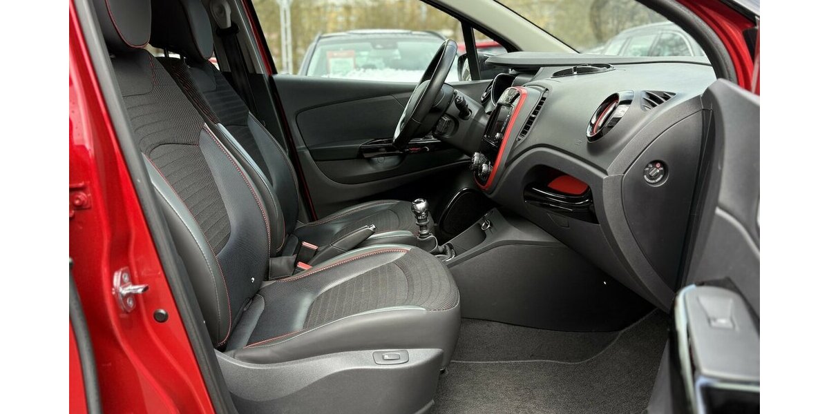 Renault Captur 1.2 XMOD KAMERA/NAVI/SHZ/KLIMA/KEYLESS 29.841 km 11.900 &euro; Villingen-Schwenningen 78054