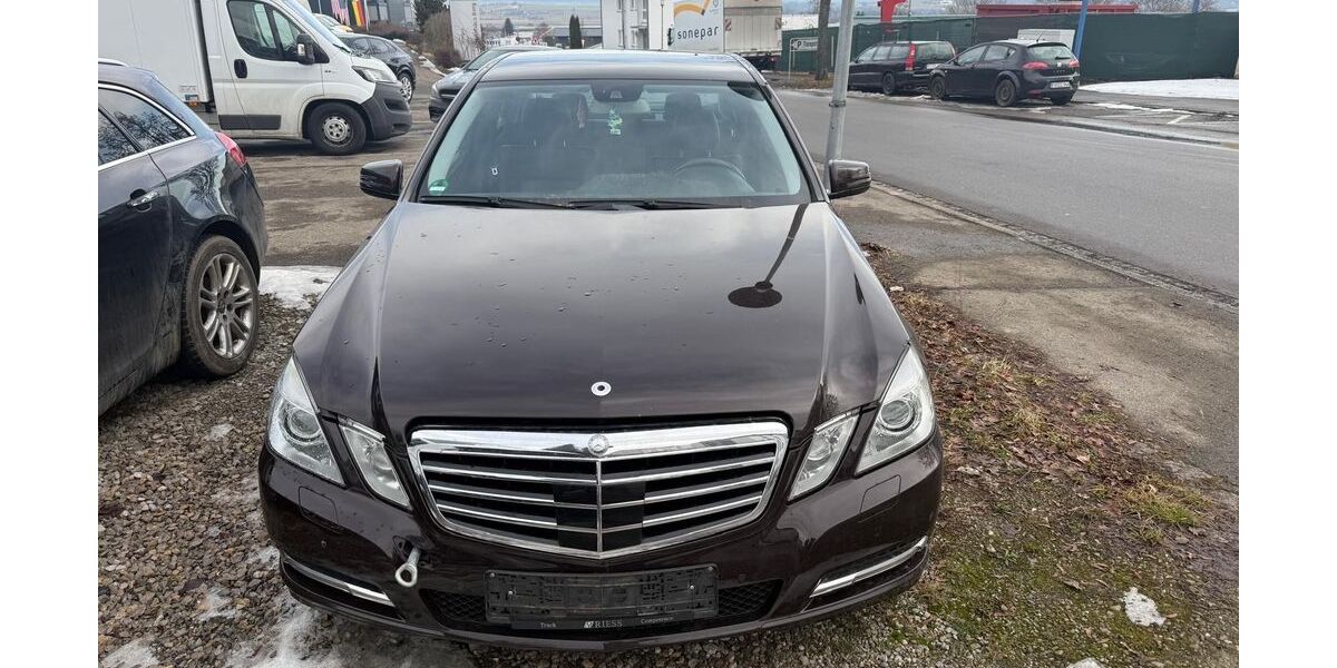 Mercedes-Benz E 220 323.000 km 2.999 &euro; Tuttlingen 78532