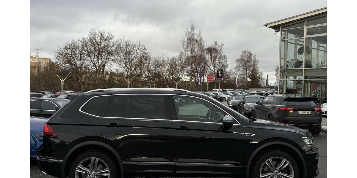 VW Tiguan Allspace Highline 4Motion 7-SITZ/PANO/ACC 90.578 km 31.900 &euro; Villingen-Schwenningen 78054