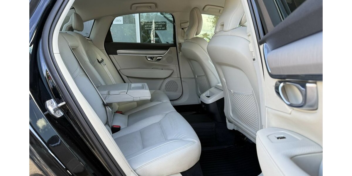 Volvo S90 MOMENTUM AWD/HEAD UP/BUSINESS.PRO/LEDER 125.912 km 22.900 &euro; Villingen-Schwenningen 78054