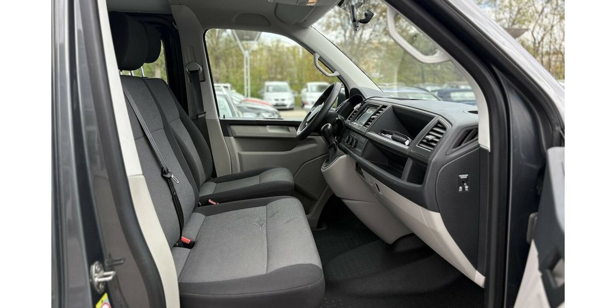 VW T6 Transporter Kasten 9-SITZER/AHK/NAVI/KAMERA 114.224 km 26.800 &euro; Villingen-Schwenningen 78054