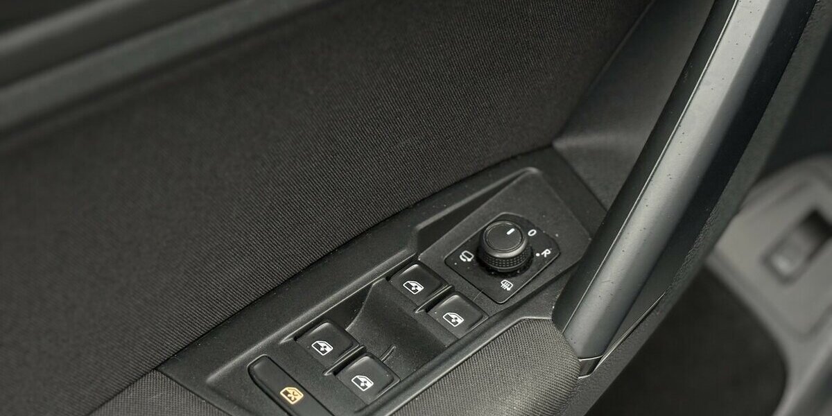 VW Tiguan 2.0 TDI 4Motion DSG/AHK/SHZ/DAB/CARPLAY 126.308 km 19.900 &euro; Villingen-Schwenningen 78054