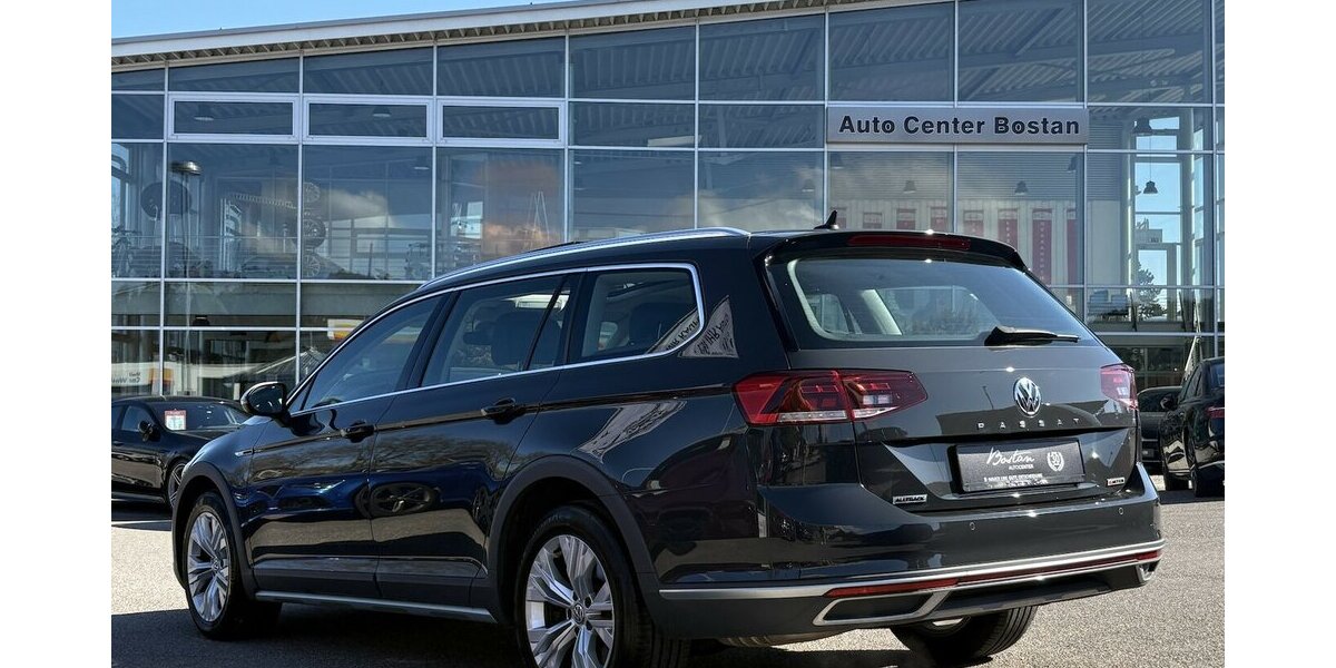 VW Passat Alltrack 2.0 TDI MASSAGE/PANO/NAVI/1.HAND 88.854 km 24.900 &euro; Villingen-Schwenningen 78054