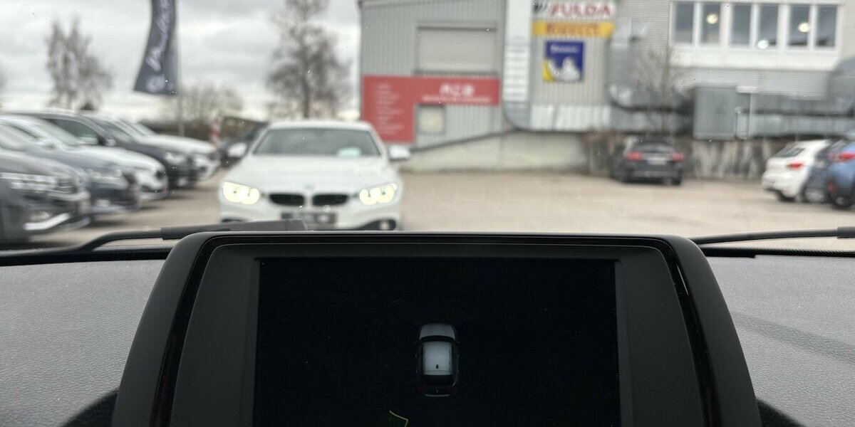 BMW 118d xDrive Advantage PDC/AHK/LED/SHZ/1.HAND 151.790 km 12.900 &euro; Villingen-Schwenningen 78054