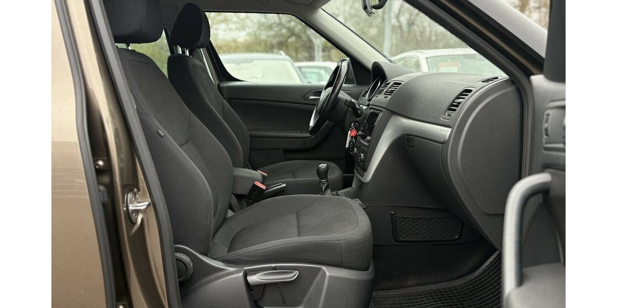 Skoda Yeti 1.4 TSI Ambition SITZHEIZUN/ANHÄNGK./1.HAND 102.196 km 10.900 &euro; Villingen-Schwenningen 78054