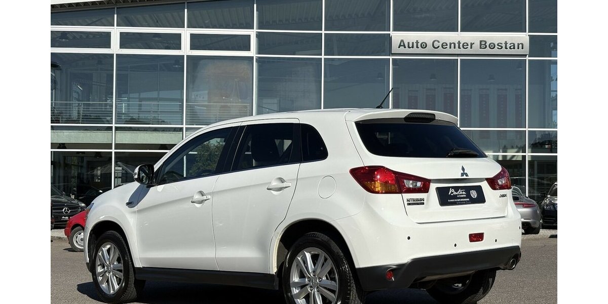 Mitsubishi ASX Basis 2WD PDC/KLIMA/SITZHEIZUNG/USB/1.HAND 46.244 km 8.900 &euro; Villingen-Schwenningen 78054