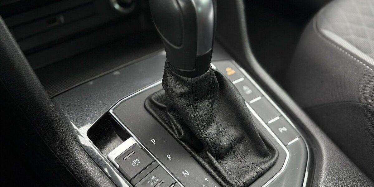 VW Tiguan 1.5 TSI RLine ACC/NAVI/AHK/SHZ/LED/1.HAND 73.187 km 25.800 &euro; Villingen-Schwenningen 78054