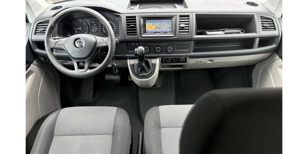 VW T6 Transporter Kasten 9-SITZER/AHK/NAVI/KAMERA 114.224 km 26.800 &euro; Villingen-Schwenningen 78054