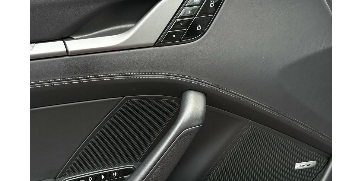 Porsche 992 911 CARRERA4/BOSE/LEDER/CHRONO/KAMERA/MEMORY 21.266 km 115.900 &euro; Villingen-Schwenningen 78054