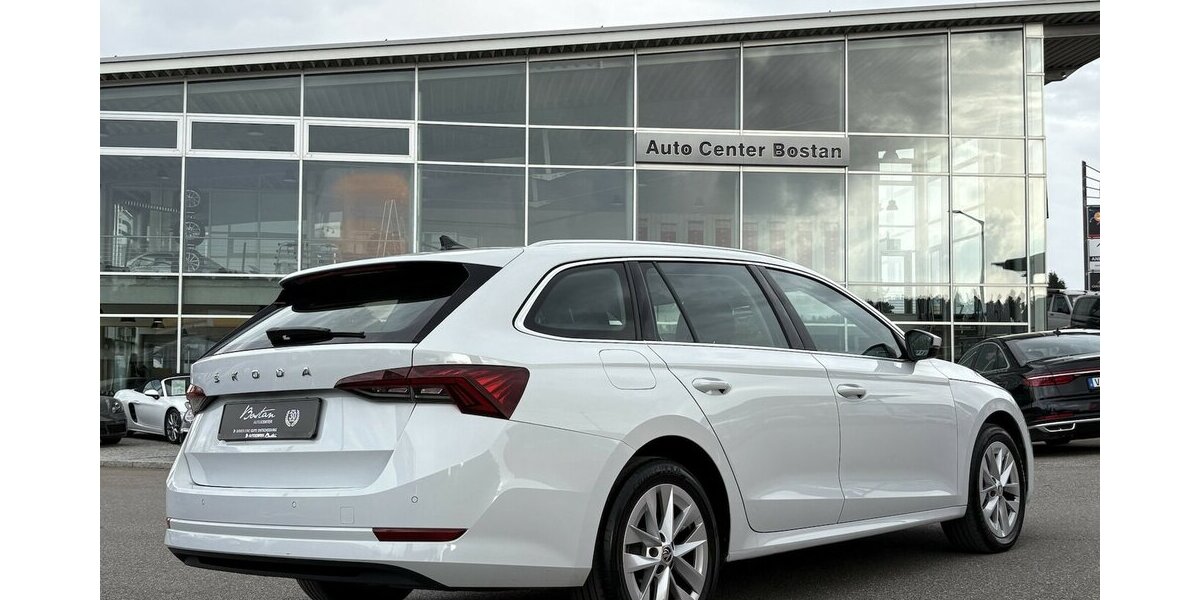 Skoda Octavia 2.0 TDI Combi Style MEMORY/NAVI/CARPLAY 84.033 km 19.900 &euro; Villingen-Schwenningen 78054