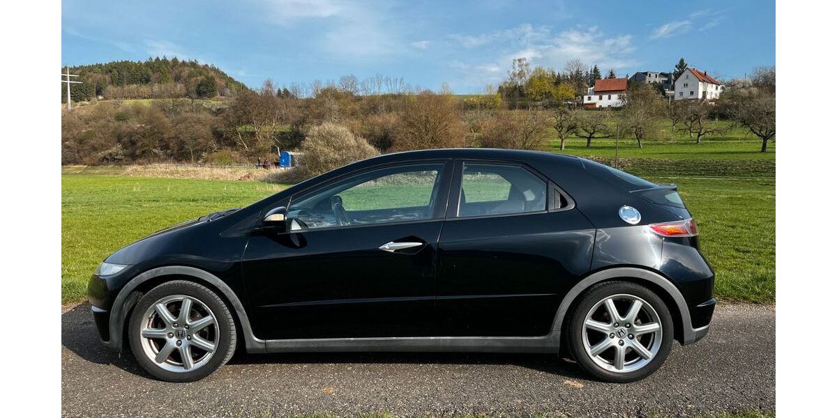 Honda Civic 253.000 km 3.499 &euro; Tuttlingen-Nendingen 78532