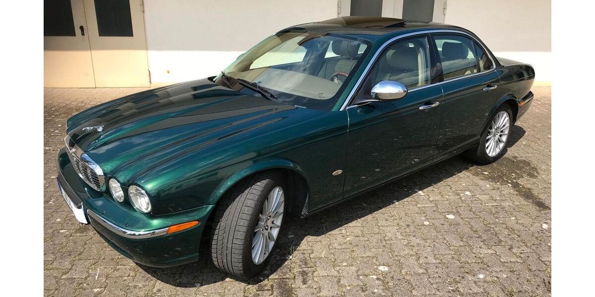 Jaguar XJ6 167.500 km 9.980 &euro; Villingen-Schwenningen 78048