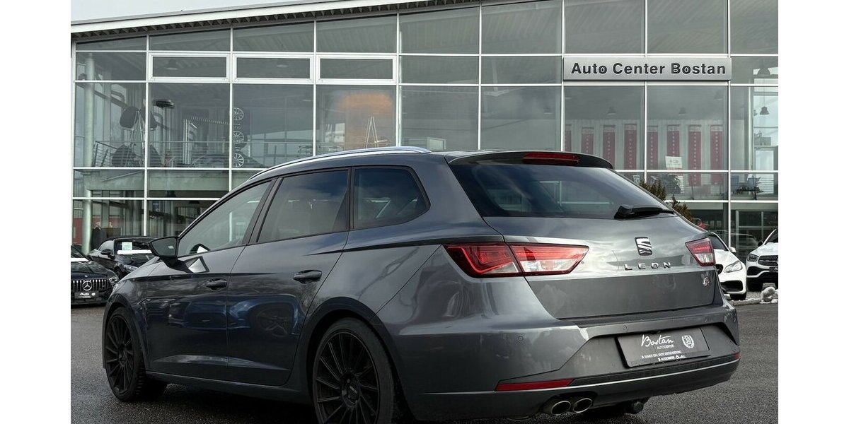 Seat Leon 1.4 TSI ST FR KAMERA/NAVI/SHZ/AHK/LED/TEMPO 81.478 km 12.800 &euro; Villingen-Schwenningen 78054