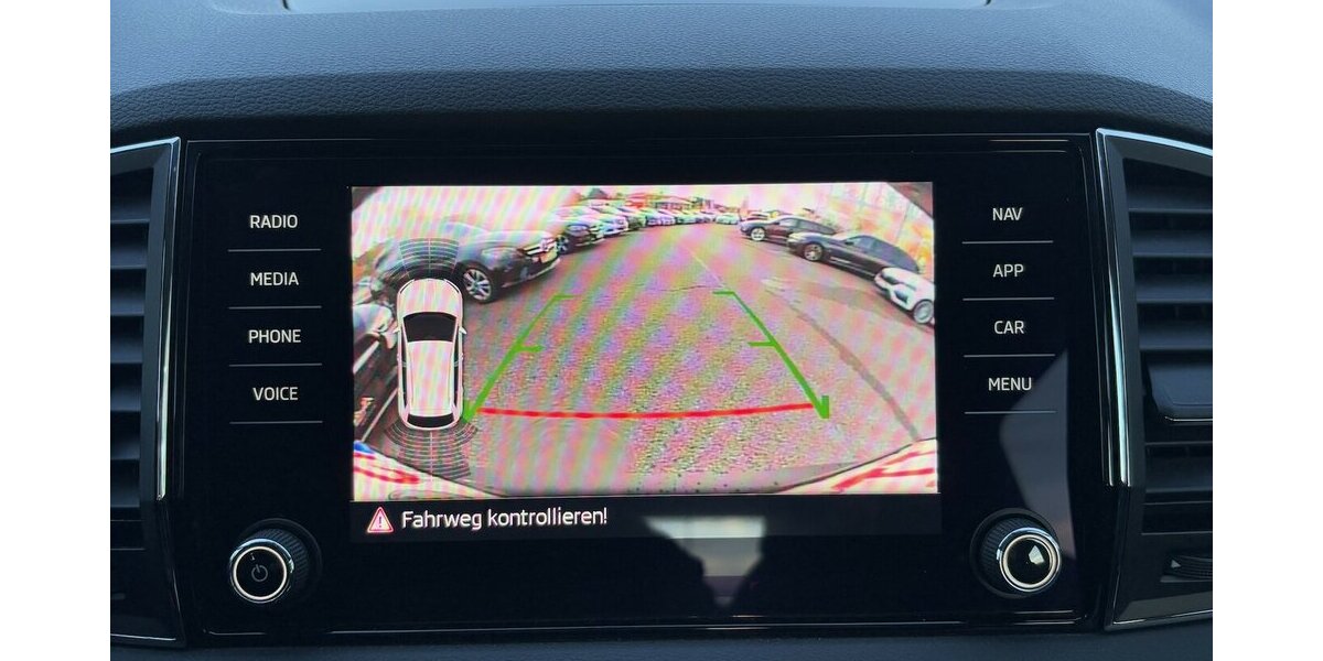 Skoda Karoq 1.5 TSI AMBITION/DSG/KAMERA/NAVI/PDC/DAB 163.970 km 15.900 &euro; Villingen-Schwenningen 78054