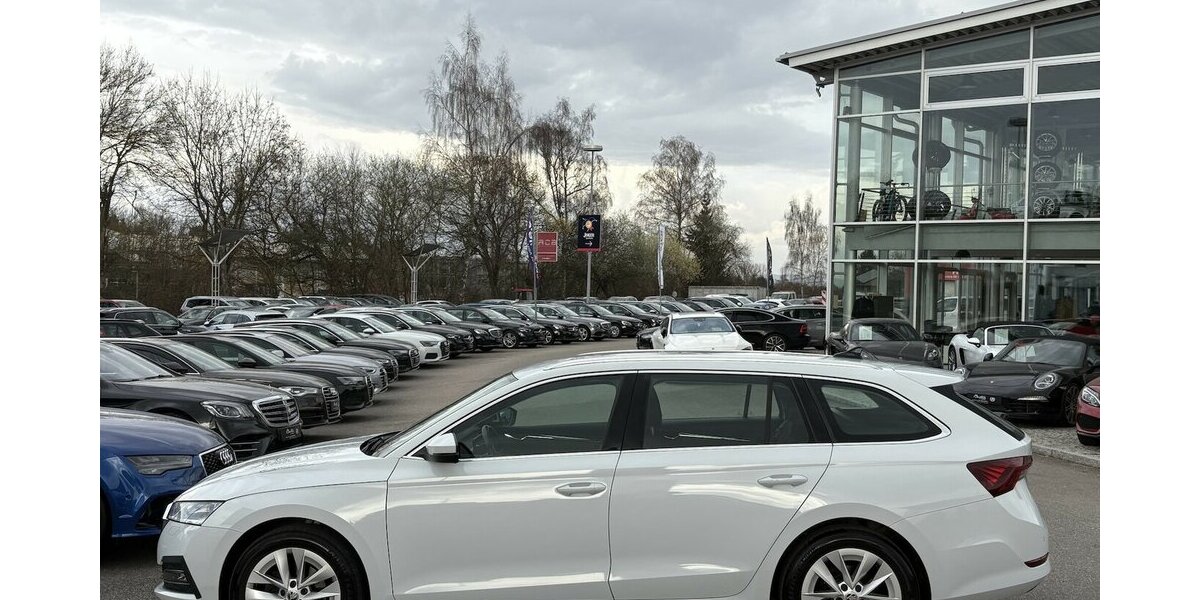 Skoda Octavia 2.0 TDI Combi Style MEMORY/NAVI/CARPLAY 84.033 km 19.900 &euro; Villingen-Schwenningen 78054