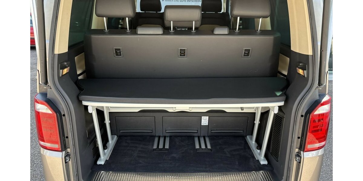 VW T6 Multivan Highline 4Motion DAB/KAMERA/7-SITZER 91.514 km 41.900 &euro; Villingen-Schwenningen 78054
