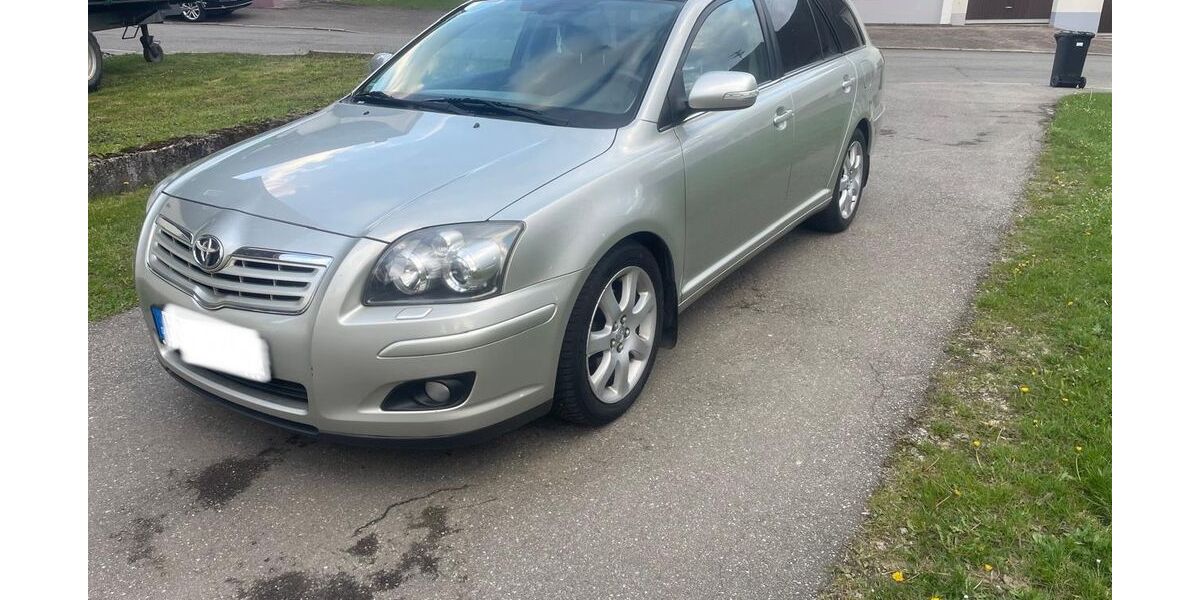Toyota Avensis 207.000 km 3.650 &euro; Oberndorf am Neckar 78727