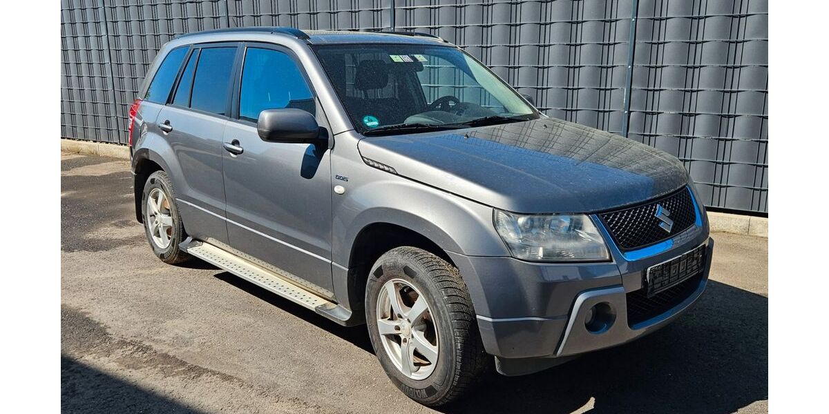 Suzuki Grand Vitara 160.000 km 1.350 &euro; Aldingen 78554