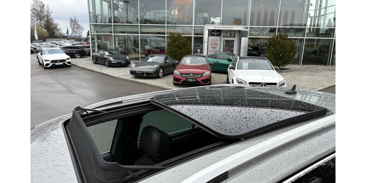 VW Tiguan 2.0 TDI 4Motion R-Line 360°/PANO/MEMORY 103.124 km 29.900 &euro; Villingen-Schwenningen 78054