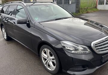 Mercedes-Benz E 200 294.000 km 7.999 &euro; Oberndorf a.N. - Aistaig 78727