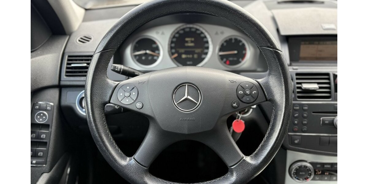 Mercedes-Benz C 220 CDI SITZHEIZUNG/BI-XENON/TEMPOM/ISOFIX/PDC 124.885 km 10.900 &euro; Villingen-Schwenningen 78054