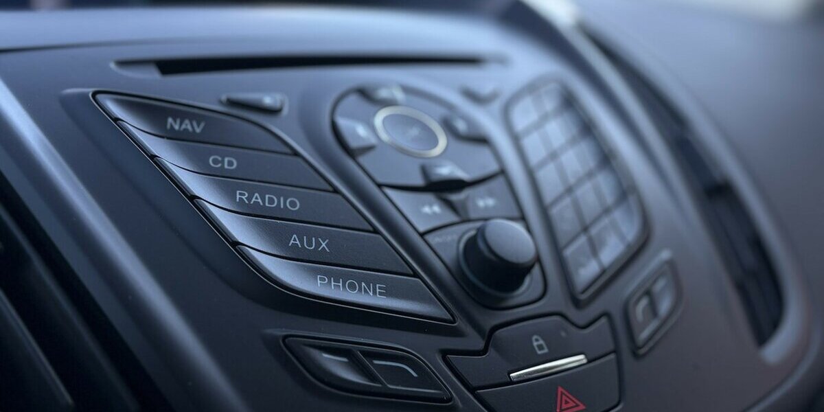 Ford Kuga 2.0 TDCI Titanium STANDHZ/NAVI/DAB/KAMERA 98.466 km 10.900 &euro; Villingen-Schwenningen 78054