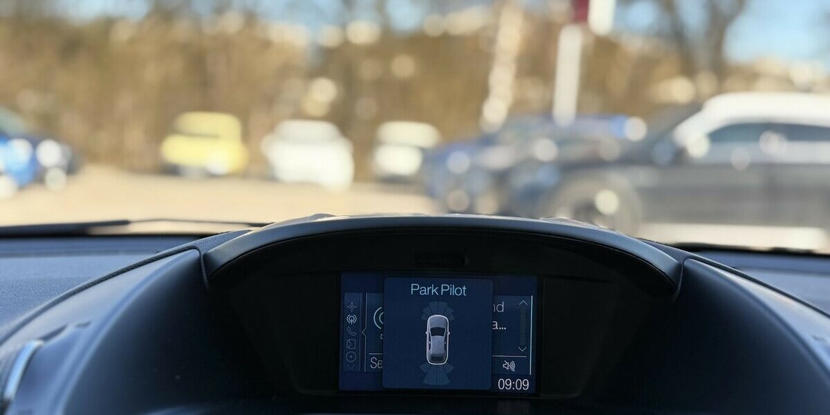 Ford Kuga 2.0 TDCI Titanium STANDHZ/NAVI/DAB/KAMERA 98.466 km 10.900 &euro; Villingen-Schwenningen 78054