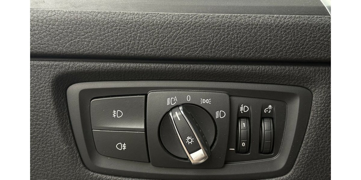 BMW 118d xDrive Advantage PDC/AHK/LED/SHZ/1.HAND 151.790 km 12.900 &euro; Villingen-Schwenningen 78054